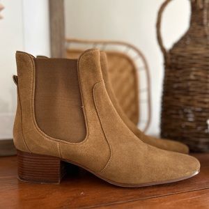 Suede style brown boots from Zara. Size 40